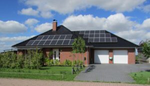 Huis met zonnepanelen veilig? Omvormer is elektriciteitscentrale